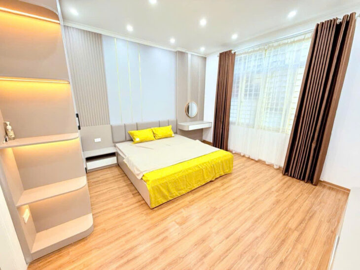 LÔ GÓC – NGÕ VĂN CHƯƠNG TÔN THẤT TÙNG 33m2 5 tầng mặt tiền 6.8m Giá 7.2 tỷ