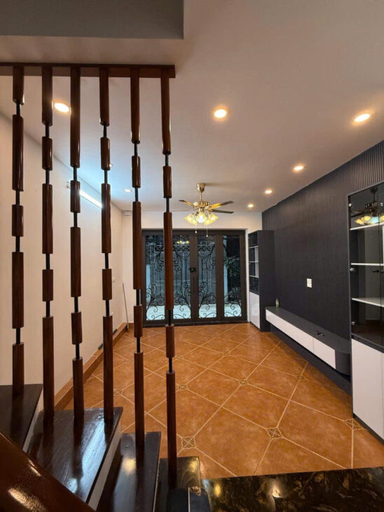 NGUYỄN KHANG – DÂN XÂY – NGÕ 3M – 50M RA PHỐ 32m2 5 tầng mặt tiền 4m Giá 10.8 tỷ