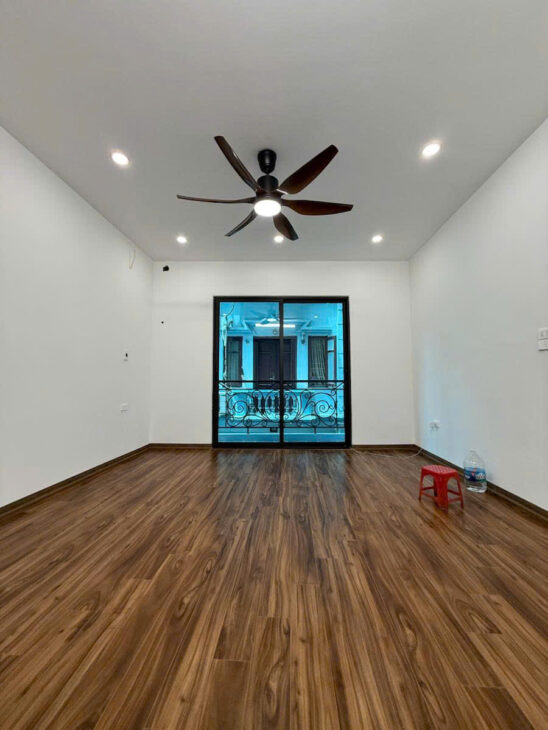 NGUYỄN KHANG – DÂN XÂY – NGÕ 3M – 50M RA PHỐ 32m2 5 tầng mặt tiền 4m Giá 10.8 tỷ