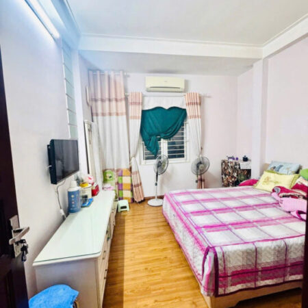 BÁN NHÀ PHAN KẾ BÍNH NGÕ ĐẸP Diện tích 40m2 5 tầng mặt tiền 3.9m Giá 8.5 tỷ