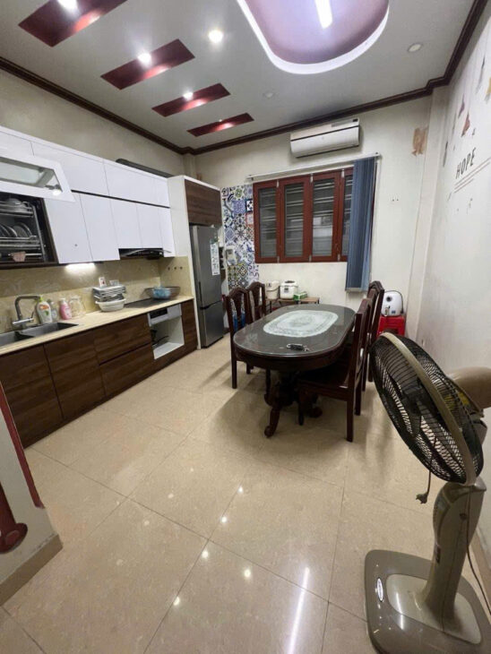PL TRỊNH ĐÌNH CỬU Ô TÔ – NGÕ THÔNG KINH DOANH DT 47m2 5 tầng MT 3.8m Giá 14.8 tỷ