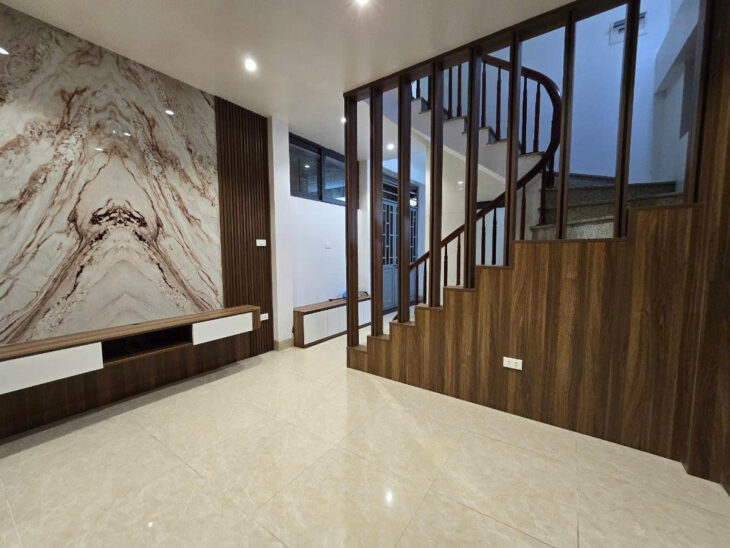 NHÀ ĐẸP TRƯỜNG CHINH – FULL NỘI THẤT – Diện tích 31m2 5 tầng mặt tiền 7m Giá 7.2 tỷ