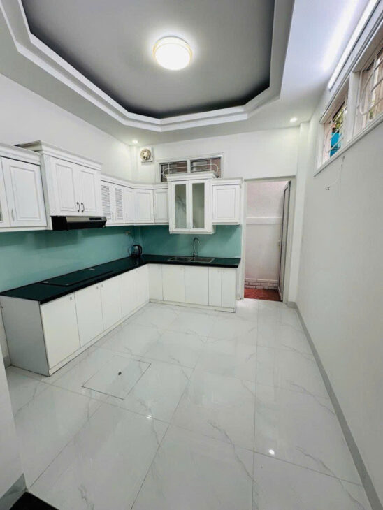 QUAN HOA CẦU GIẤY – NGÕ THÔNG LÔ GÓC 47m2 4 tầng mặt tiền 3.3m Giá 12.9 tỷ