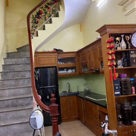 Bán Nhà Cẩm Văn 28m2. 5 tầng. mặt tiền 3.5m giá 6.8 tỷ Đống Đa Hà Nội