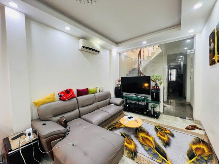 HOÀNG NGÂN – OTO – NGÕ THÔNG – KINH DOANH Dt 52m2 4 tầng mặt tiền 3m Giá 13.3 tỷ