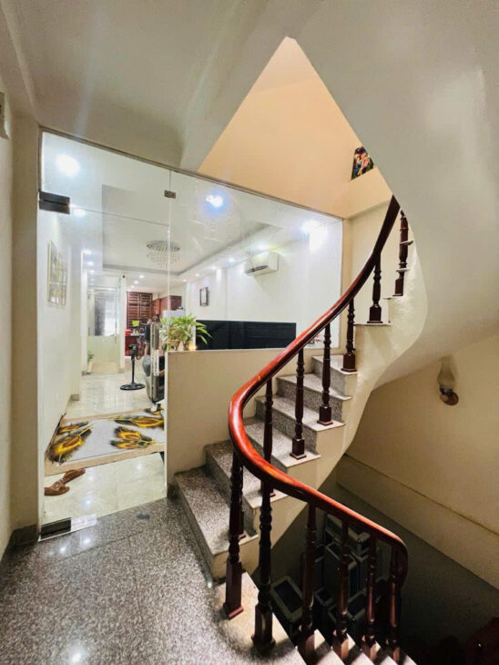 HOÀNG NGÂN – OTO – NGÕ THÔNG – KINH DOANH Dt 52m2 4 tầng mặt tiền 3m Giá 13.3 tỷ