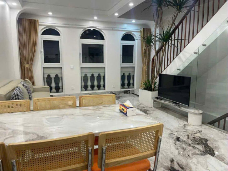 NHÀ MỚI HOA BẰNG NGÕ THÔNG KINH DOANH_ THANG MÁY_ 35m2 6 tầng mt 5m Giá 12 tỷ