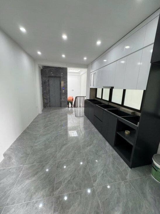 LÁNG TRUNG – NGÕ THÔNG – KINH DOANH – THANG MÁY 39m2 5 tầng mt 3.7m Giá 10.3 tỷ
