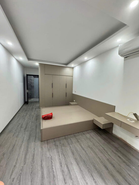 LÁNG TRUNG – NGÕ THÔNG – KINH DOANH – THANG MÁY 39m2 5 tầng mt 3.7m Giá 10.3 tỷ