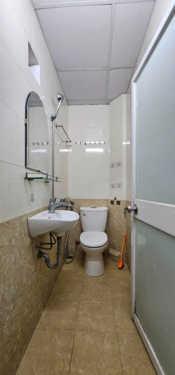 3.7 TỶ – 5 TẦNG – NHÀ ĐẸP Ở NGAY – KCBT CHẮC CHẮN – TRUNG TÂM ĐỐNG ĐA