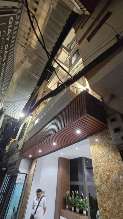 Bán Nhà Văn Chương2. 25m2. 5 tầng. mặt tiền 4.5m. giá 7.79 tỷ Đống Đa Hà Nội