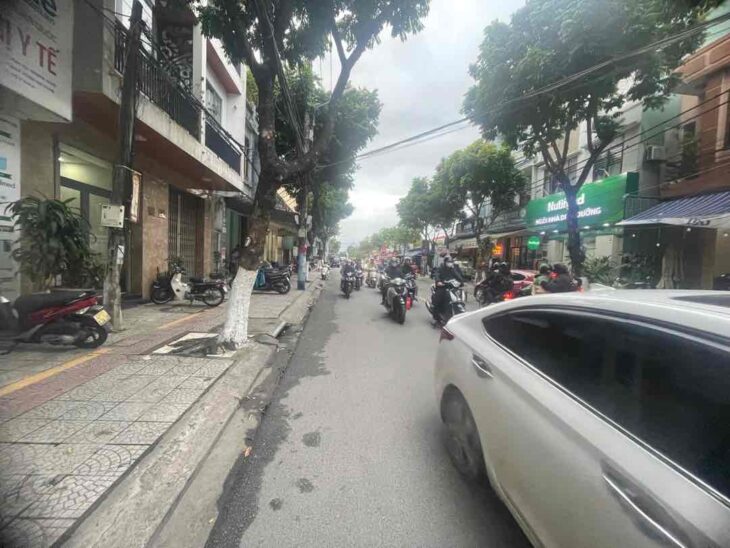 CĂN NÀ 3 TẦNG MẶT TIỀN HẢI PHÒNG ĐOẠN ĐÔNG ĐÚC DÂN CƯ NHẤT