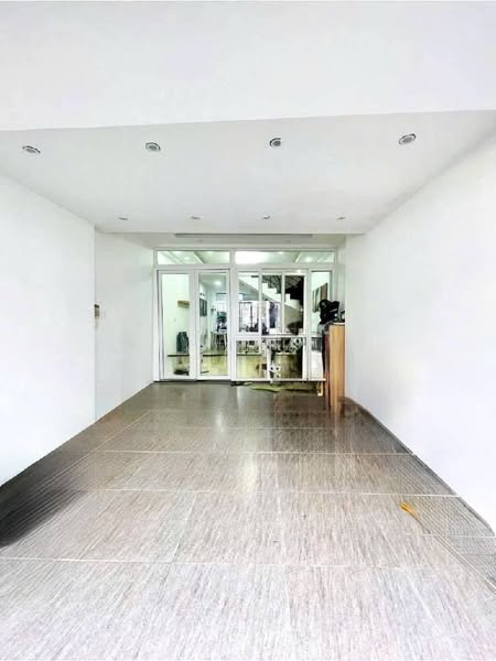 QUẬN 7 – HẺM Lê Thị chợ – Ô TÔ 7 CHỖ NGỦ TRONG NHÀ – 2 TẦNG BTCT ????Nhỉnh 7 đồng – Diện tích :