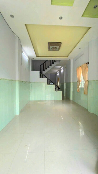 BÁN NHÀ MẶT TIỀN CẠNH BIỂN PHƯỜNG BẮC NHA TRANG. (ĐƯỜNG 3 XE HƠI)