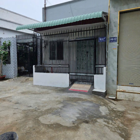 20. Nhà cho thuê 2 mặt tiền 1PN lộ Ô tô thoáng mát