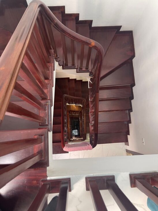 Nhà ĐẶNG THUỲ TRÂM – gần CV -80m2 (4x20m) -4 tầng – 5 PN -4 NVS – Sân thượng trước sau – khu xanh