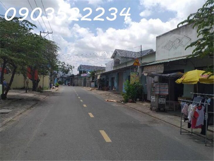 Bán nhà mặt phố tại Đường 1, 3,2 tỷ, 106m2, view đẹp, hàng hiếm tại Quận 9, HCM