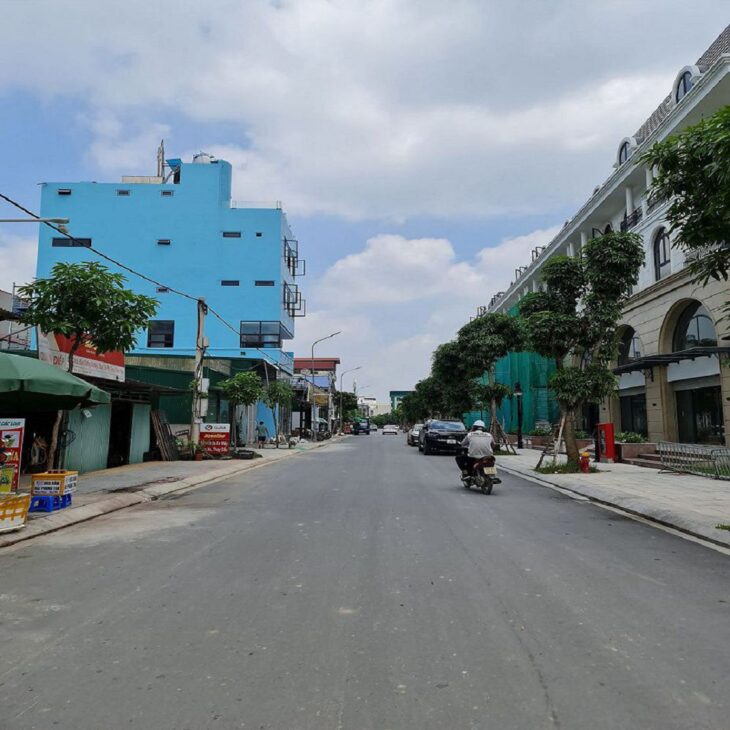 2x tỷ tiểu học nhận nhà ở ngay full nội thất. 205m2 2 tầng, đường 18m tại Đa Tốn. Lh 0989894845
