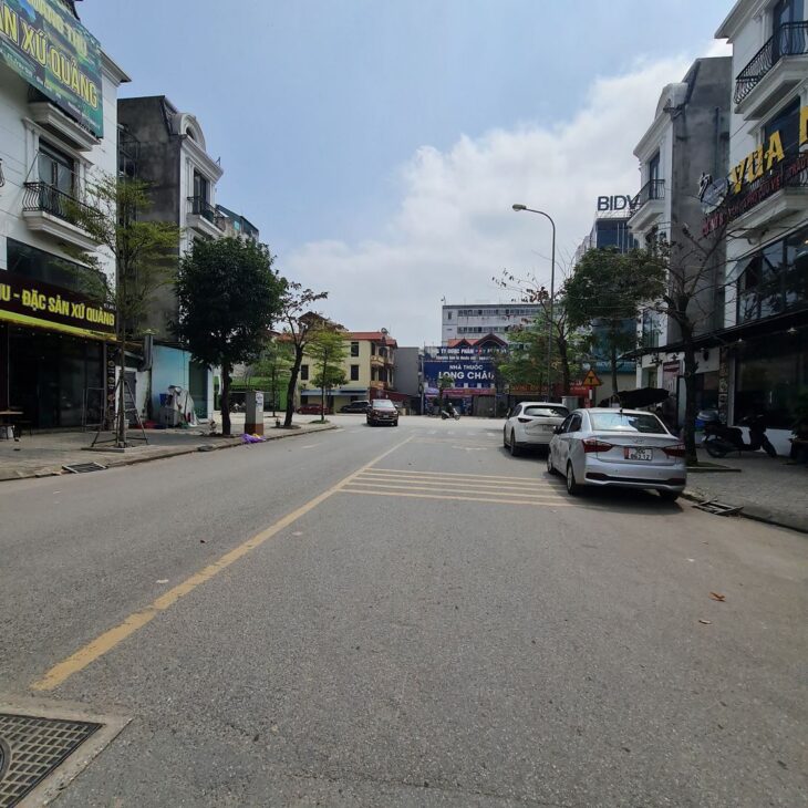 Ngay giữa trung tâm của trung tâm Trâu Quỳ có 55m2 đất ô tô siêu đẹp.