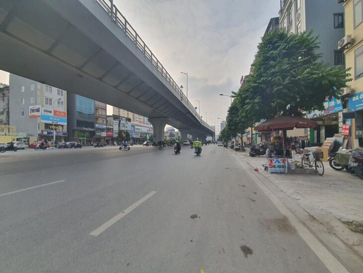 Cho thuê nhà mặt phố Trường Chinh, 1 tầng × 150m² × mặt tiền hơn 4m, nhận nhà ngay, chủ thiện chí.