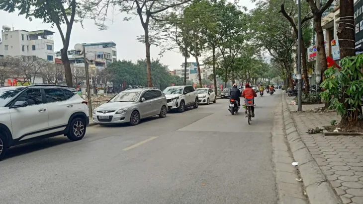 Cho thuê nhà mặt phố Vũ Tông Phan, 4 tầng × 40m² × mặt tiền 5m, nhận nhà ngay, chủ thiện chí.