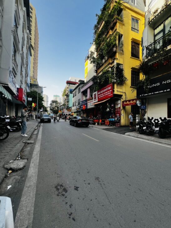 Bán Nhà mặt phố 55m2 x 2 tầng tại phố Vương Thừa Vũ, Thanh Xuân, chỉ 20,5 tỷ siêu hot LH