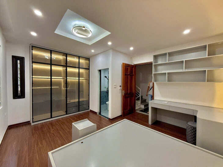 BÁN NHÀ LÔ GÓC QUAN NHÂN – NHÂN CHÍNH – 35M2 –5 TẦNG – MẶT TIỀN 6M – GIÁ 6.5 tỷ lh 0817606560