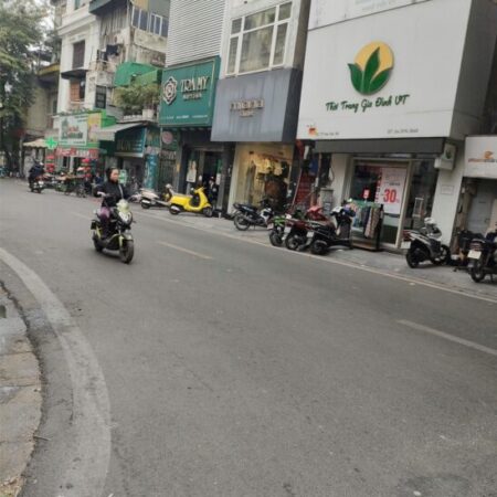3 ngày 4 khách đàm phán mặt phố Phúc Tân 40m/43m, 3 tầng, mặt tiền 3.4m, 12 tỷ Hoàn Kiếm.