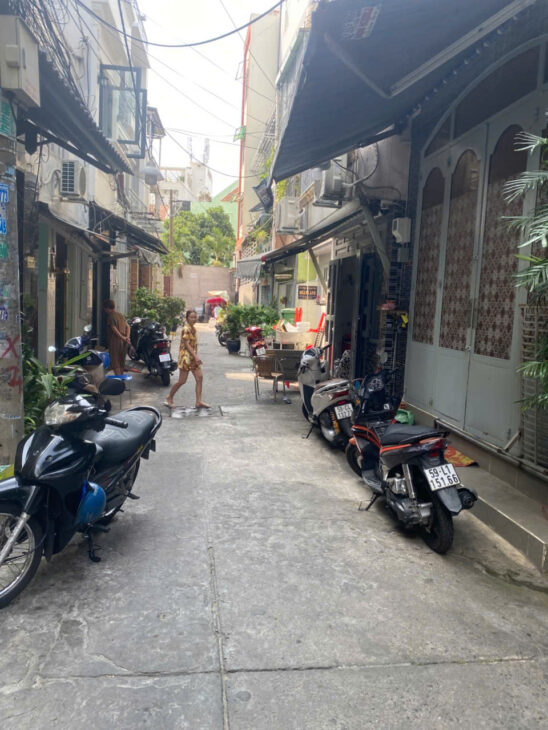 BÁN GẤP NHÀ MẶT TIỀN KDC CƯ BÌNH HƯNG DT: 108M2 ( 6 x 18M), 2PN, 2WC CHỈ 9.6 TỶ