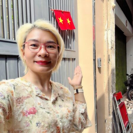 HIẾM NHÀ BÁN – MẶT TIỀN HẺM XE HƠI Đ. THỦ KHOA HUÂN, P.BẾN THÀNH, QUẬN 1 – SỔ VUÔNG CHUẨN ĐẸP