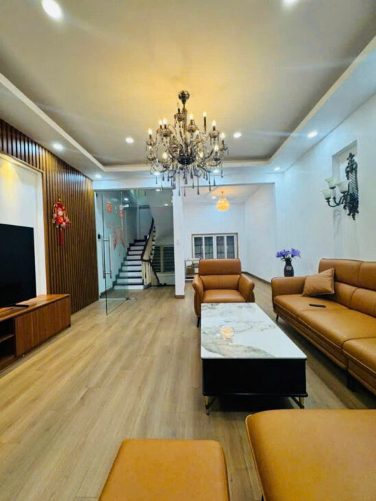 Bán nhà riêng phố Hoàng Ngân, Thanh Xuân, mặt tiền 5m, 53m2 * 5 tầng, hiếm có, giá chỉ 12 tỷ xx