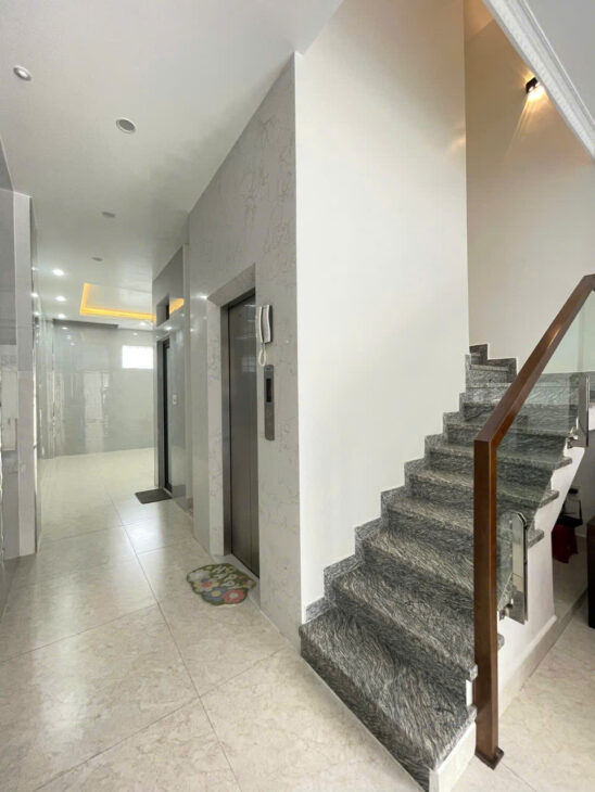 Bán Hotel mini Thiên Lôi, 62m 6 tầng, Thang Máy, 8 phòng, Giá 8 tỉ