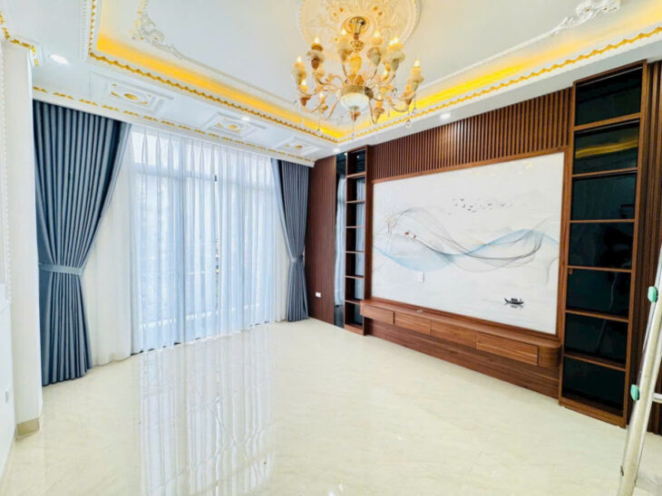 Bán nhà Văn Cao, đường 12m, DT 30m 5 tầng mới tinh, Giá 3.79 tỉ