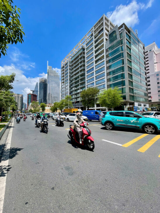 Bán tòa nhà 290 Bến Vân Đồn 2 hầm 16 tầng – 5600m2 sàn – HDT 2 tỷ/tháng