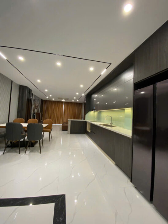 BÁN GẤP NHÀ PHÂN LÔ QUÂN ĐỘI – NGỌC THỤY, LONG BIÊN Diện tích 52m², mặt tiền 6m, xây 6 tầng, thang