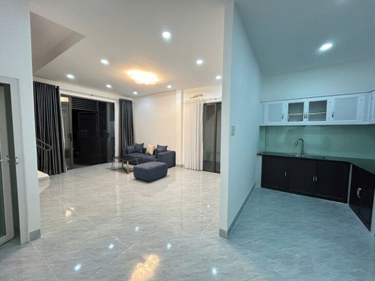 Bán nhà 2 tầng Lý Phục Man, vĩnh phước, Nha Trang Vị trí: Cách đường chính 2/4 100m. Đi bộ tắm