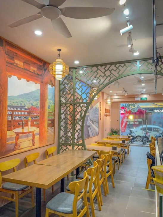 Mặt tiền quyền lực rộng 8,2m, Dt 165m2, giá 76 tỷ. Mặt phố Nguyễn Ngọc Nại, Thanh Xuân.