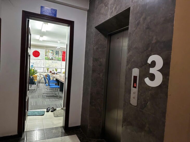 Cho thuê lâu dài từng tầng riêng biệt – mỗi tầng 80 m2 có tháng máy – 8 triệu /tầng /tháng thích