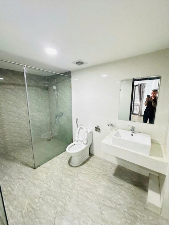 NHÀ MỚI VĂN HƯƠNG TÔN ĐỨC THẮNG,LÔ GÓC 2 THOÁNG-5 TẦNG-DT54M2-GIÁ CHỈ 13 TỶ