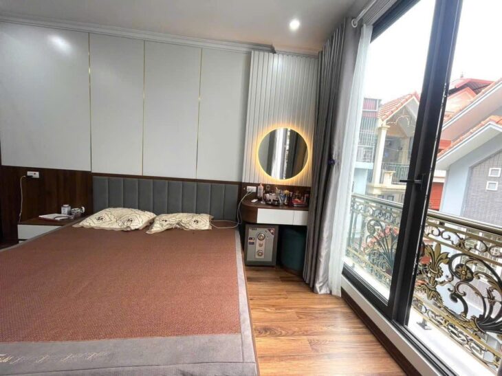 BÁN NHÀ MẶT PHỐ ĐỒNG CỔ MẶT TIỀN 5M, THANG MÁY VI VU, 80 M CHỈ 21 TỶ