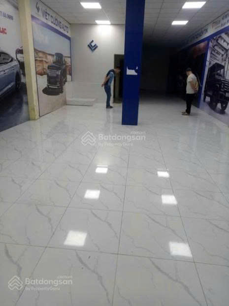 Cho thuê MBKD 200m2 , 22t/tháng , tầng 1 ,ngã 5 chợ Bưởi , Thụy khuê , Lạc long Quân