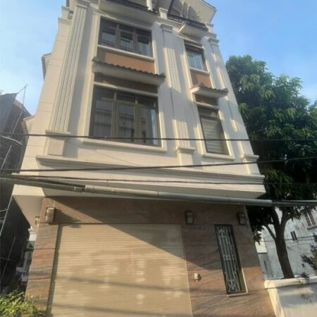 BÁN NHÀ LÔ GÓC 6 TẦNG THANG MÁY Ô TÔ 7 CHỖ VÀO TẬN NHÀ LỆ MẬT LONG BIÊN 8.8 TỶ