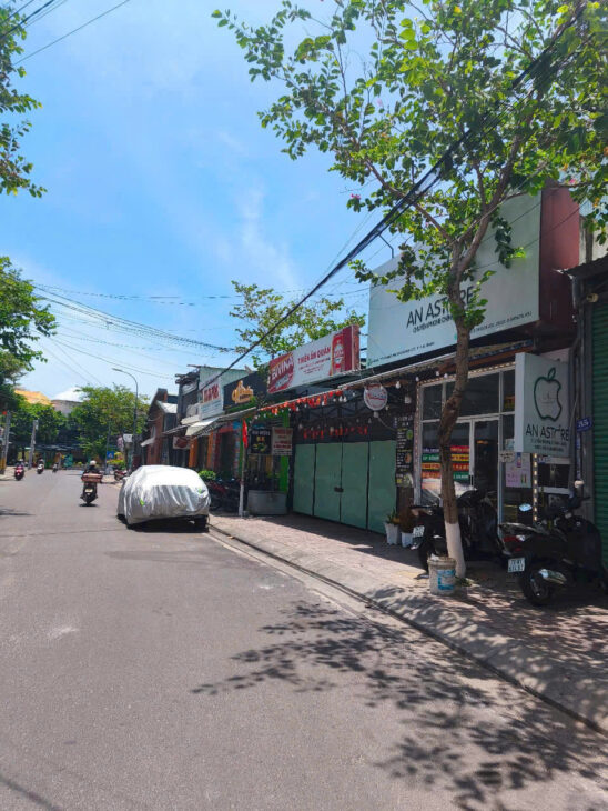 Bán đất tặng nhà 3 tầng mặt tiền đường Nguyễn Đình Chiểu, Vĩnh Phước, Nha Trang. Diện tích: