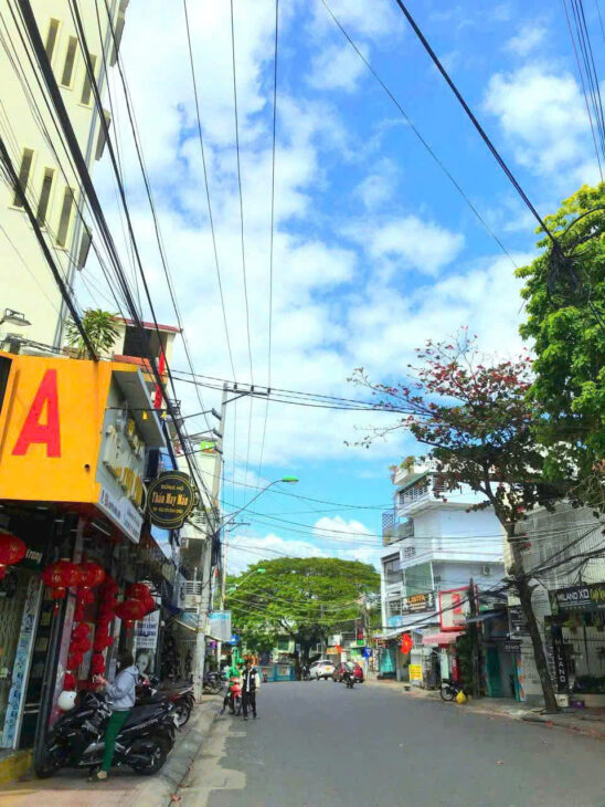 Bán đất tặng nhà 3 tầng mặt tiền đường Nguyễn Đình Chiểu, Vĩnh Phước, Nha Trang. Diện tích: