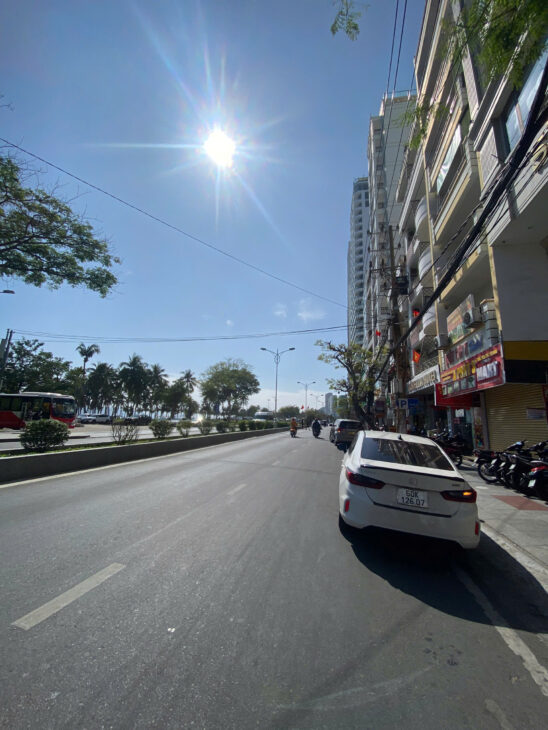 Bán Khách Sạn 4* Mặt Tiền đường Trần Phú – Lộc Thọ-Nha Trang – ks Mới Toanh Đang hoạt động tốt.