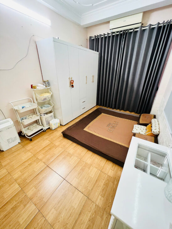 Bán nhà trung tâm Bồ Đề 5 tầng 5.3 tỷ