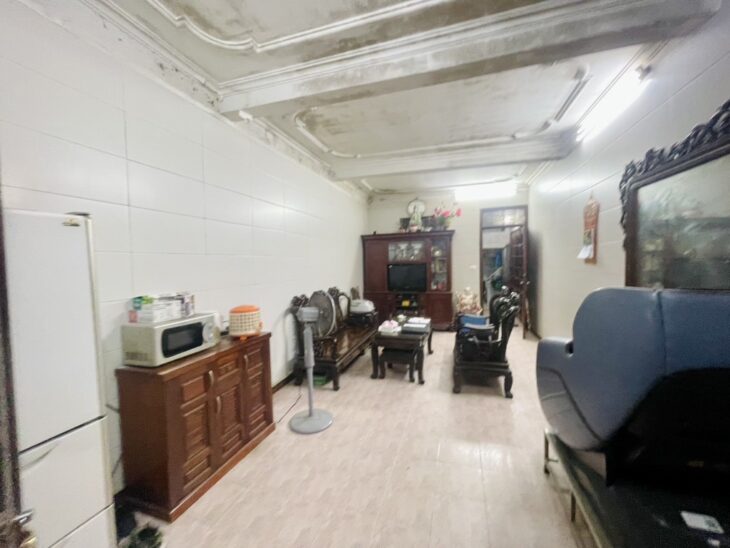 NHÀ 3 TẦNG 2 MẶT NGÕ- HÀO NAM-Ô TÔ QUA,LÔ GÓC -55M2-GIÁ CHỈ 12,8 TỶ