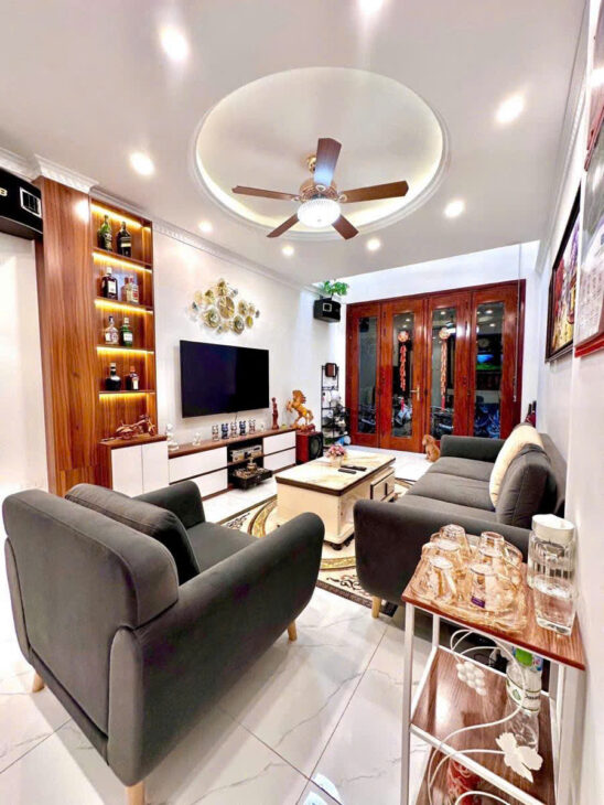 Bán nhà Bồ Đề, Long Biên 31m 5T oto ,KD, giá 7,9ty.
