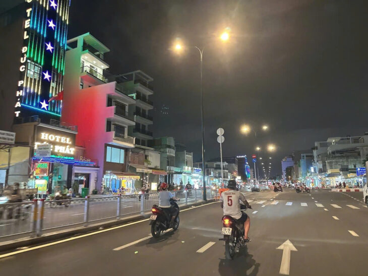 Biệt thự 5 lầu HXT thông Dương Quảng Hàm ngang 8m 180m2 tặng NT VÀNG 24K hồ bơi 37.9 tỷ