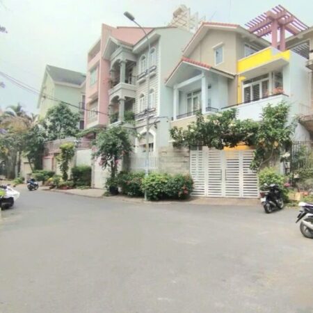 Bán đất tặng biệt thự hầm 3 tầng, AK Quận 2 ngay Trần Não gần sông